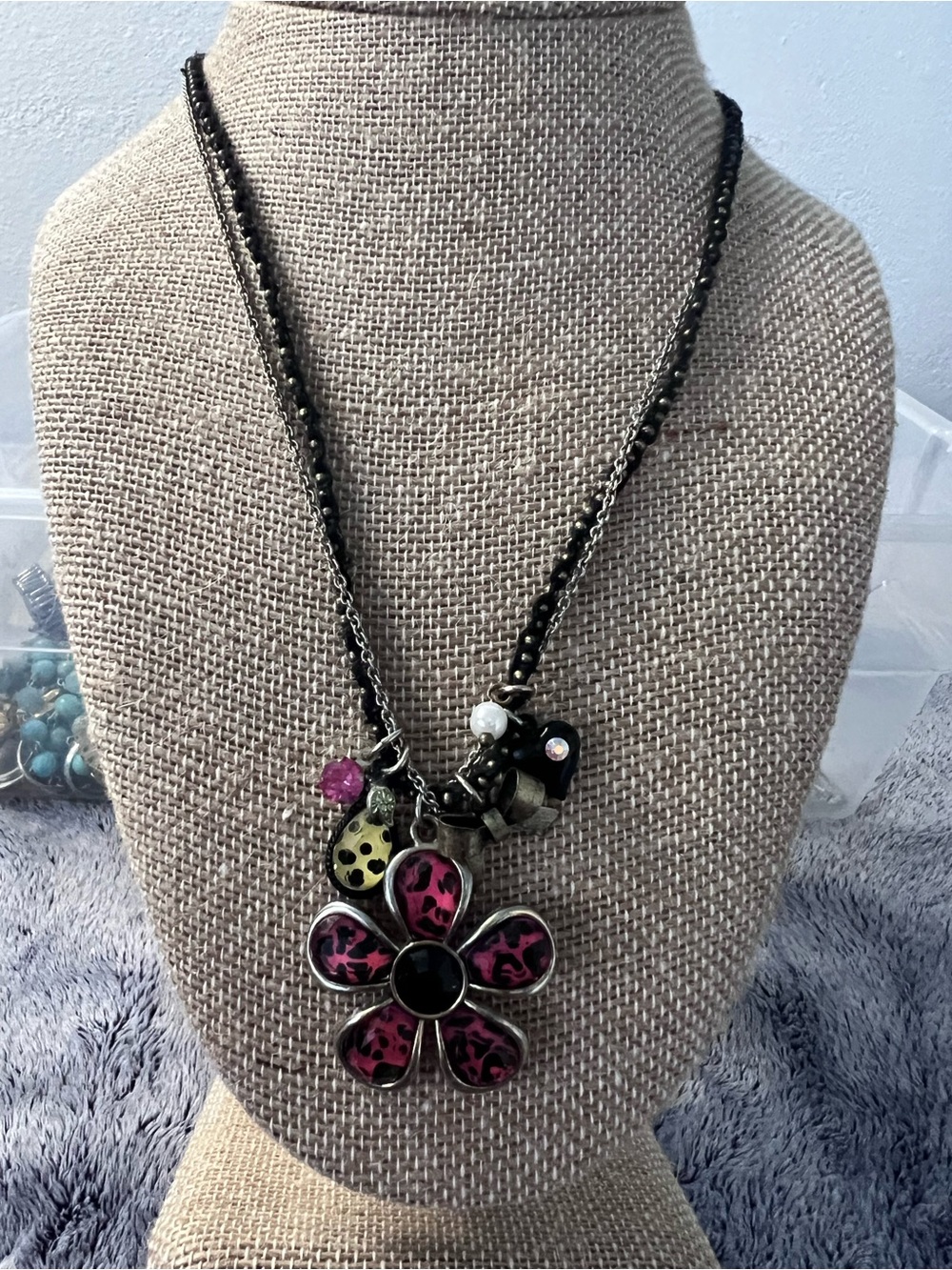 Betsey Johnson Jungle Fever Leopard Print Flower Charm Necklace 16in Vintage
